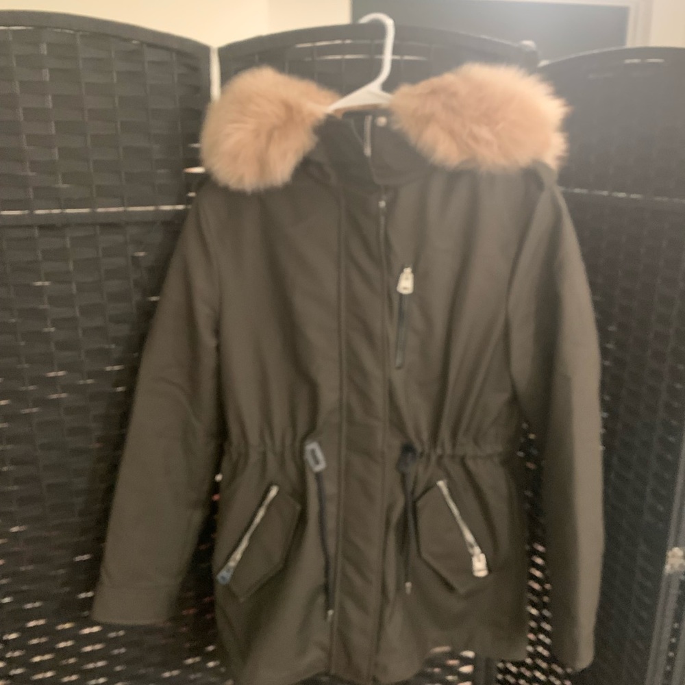 Mackage Chara